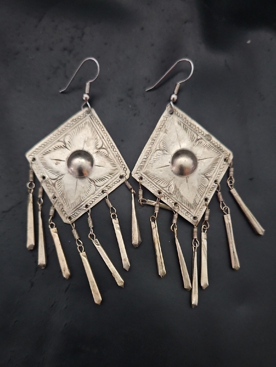 Vintage Jewelry - Sterling Silver Dangle Post Earrings Southwestern Feather Charm Square Vintage.